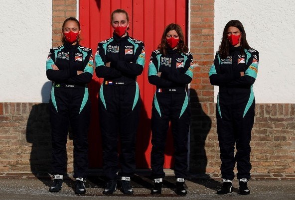 Maya Weug: Du OK à la F4 avec la Ferrari Driver Academy !